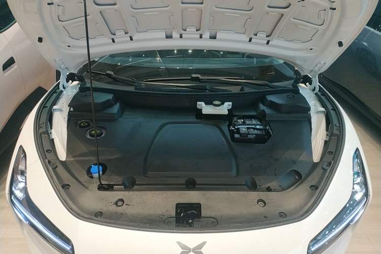 Used XPeng MONA M03 2024 620 with Ultra-Long Range Engine Bay