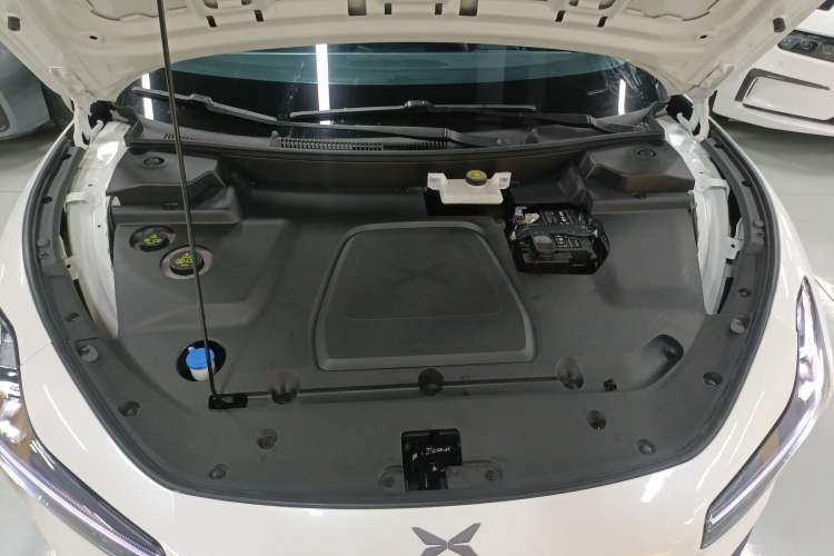 Used XPeng MONA M03 2024 620 with Ultra-Long Range Engine Bay