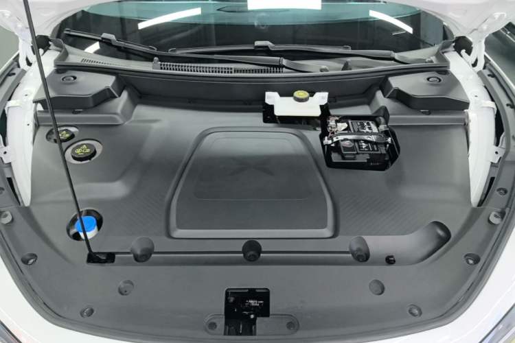 Used XPeng MONA M03 2024 620 with Ultra-Long Range Engine Bay
