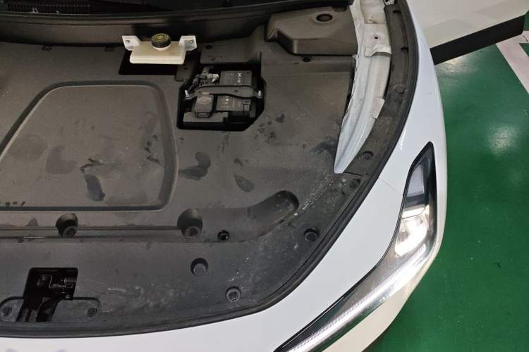 Used XPeng MONA M03 2024 620 with Ultra-Long Range Engine Bay Left