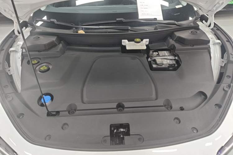 Used XPeng MONA M03 2024 620 with Ultra-Long Range Engine Bay