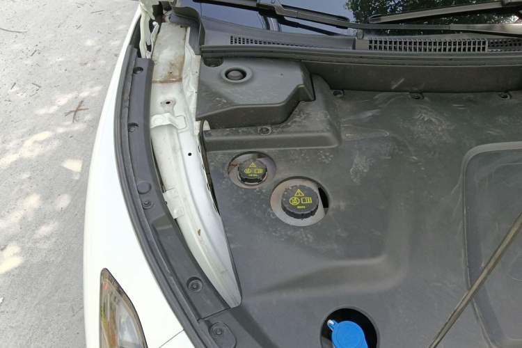 Used XPeng MONA M03 2024 620 with Ultra-Long Range Engine Bay Right