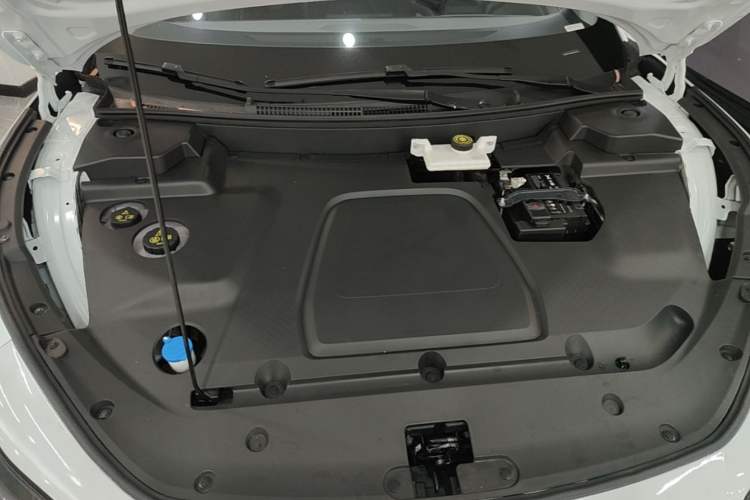 Used XPeng MONA M03 2024 515 Long-Range Engine Bay