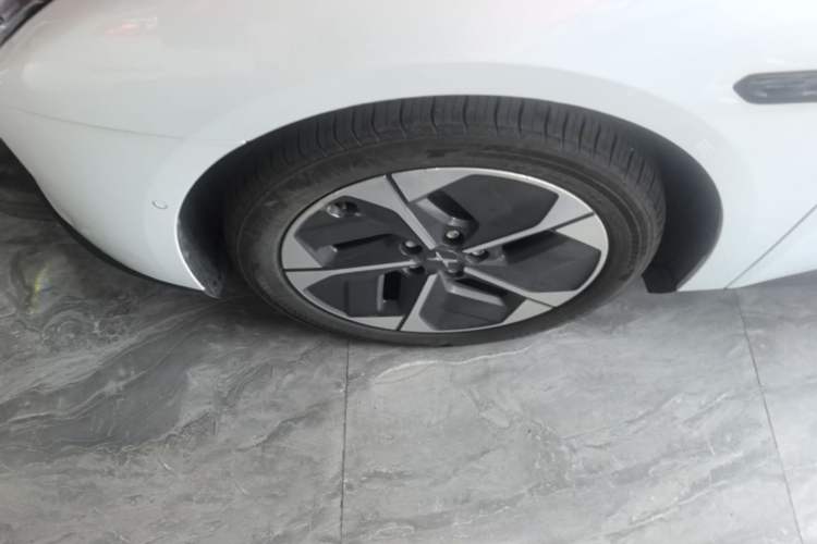 Used XPeng MONA M03 2024 620 with Ultra-Long Range Exterior 4