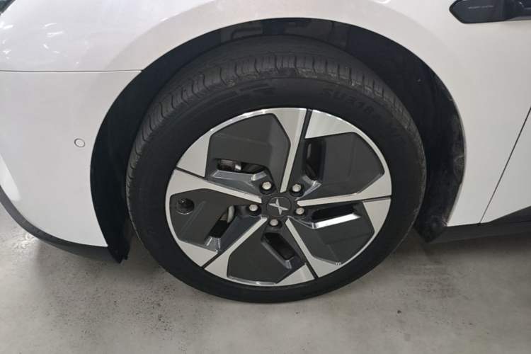 Used XPeng MONA M03 2024 620 with Ultra-Long Range Exterior 4