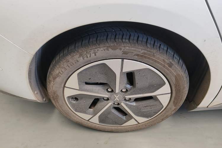 Used XPeng MONA M03 2024 620 with Ultra-Long Range Exterior 5