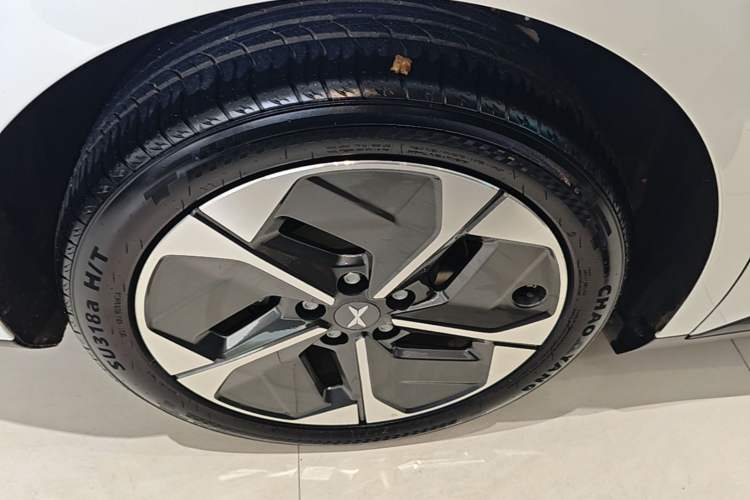 Used XPeng MONA M03 2024 620 with Ultra-Long Range Exterior 5