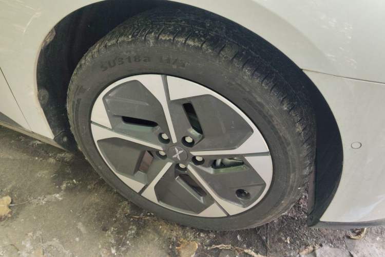 Used XPeng MONA M03 2024 620 with Ultra-Long Range Exterior 7