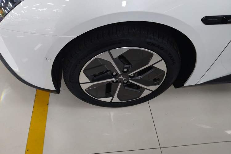 Used XPeng MONA M03 2024 620 with Ultra-Long Range Exterior 7