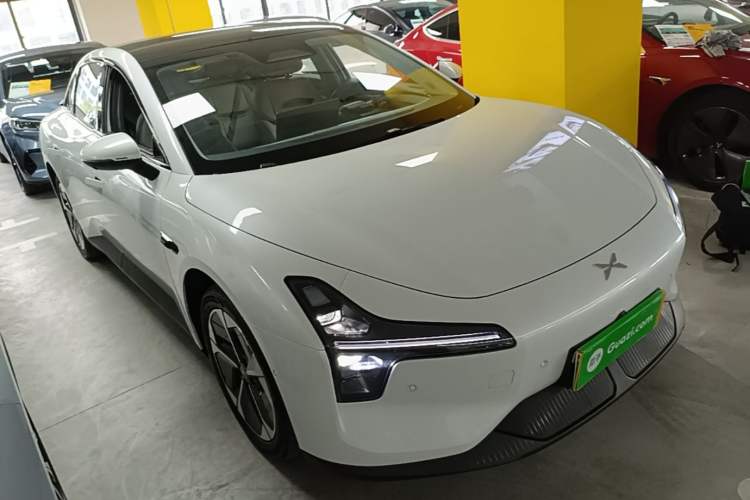 Used XPeng MONA M03 2024 620 with Ultra-Long Range Front Right 45 Deg