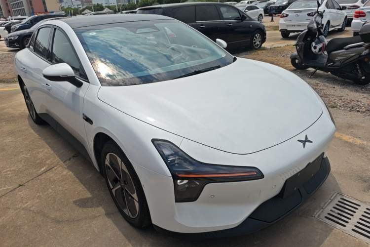 Used XPeng MONA M03 2024 620 with Ultra-Long Range Front Right 45 Deg