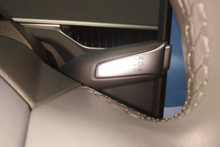 Used XPeng MONA M03 2024 620 with Ultra-Long Range Gear Lever