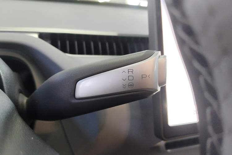 Used XPeng MONA M03 2024 620 with Ultra-Long Range Gear Lever