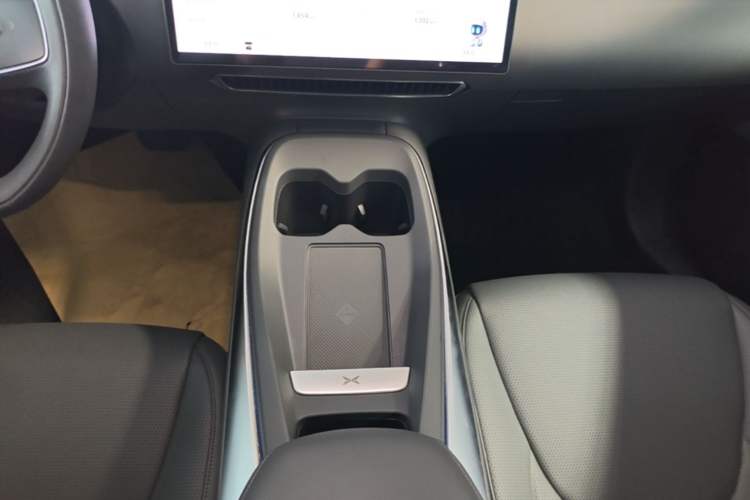 Used XPeng MONA M03 2024 620 with Ultra-Long Range Gear Lever