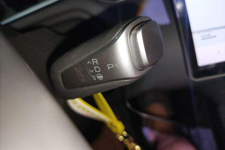 Used XPeng MONA M03 2024 620 with Ultra-Long Range Gear Lever