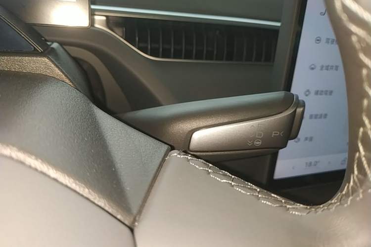 Used XPeng MONA M03 2024 620 with Ultra-Long Range Gear Lever