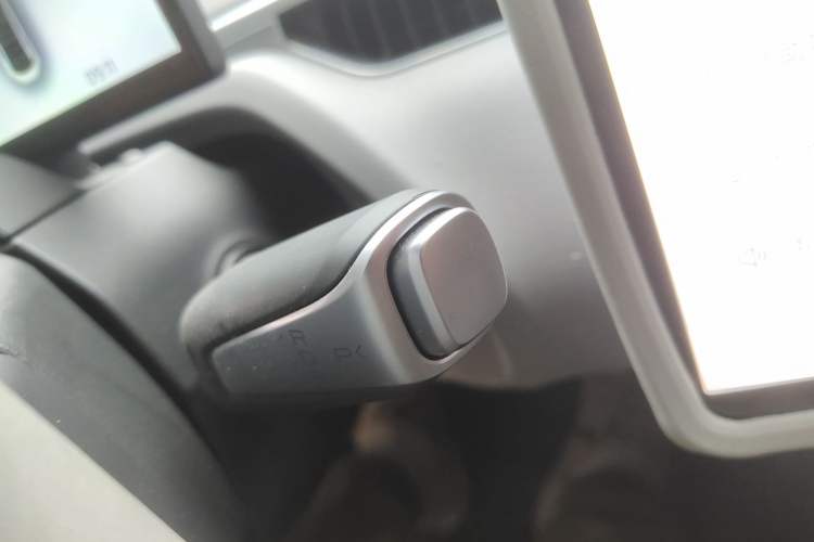 Used XPeng MONA M03 2024 620 with Ultra-Long Range Gear Lever