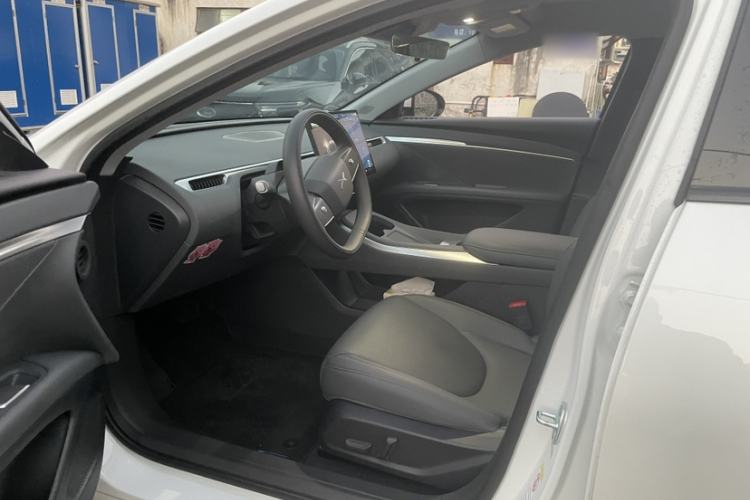 Used XPeng MONA M03 2024 620 with Ultra-Long Range Interior 4