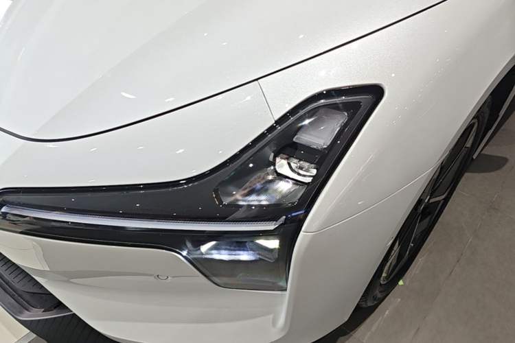 Used XPeng MONA M03 2024 620 with Ultra-Long Range Left Front Headlight