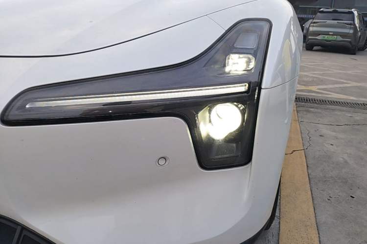 Used XPeng MONA M03 2024 620 with Ultra-Long Range Left Front Headlight