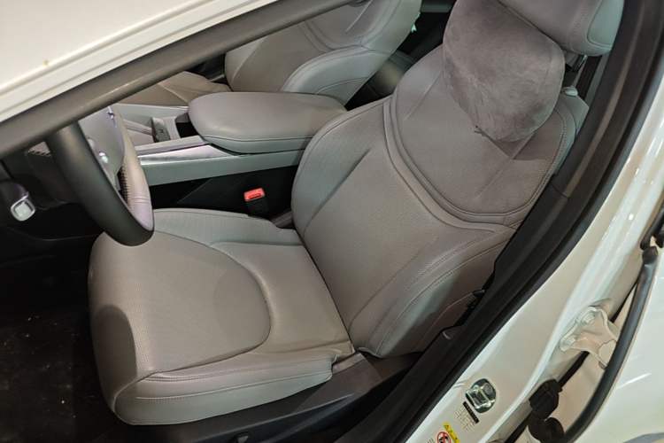 Used XPeng MONA M03 2024 620 with Ultra-Long Range Left Front Seat