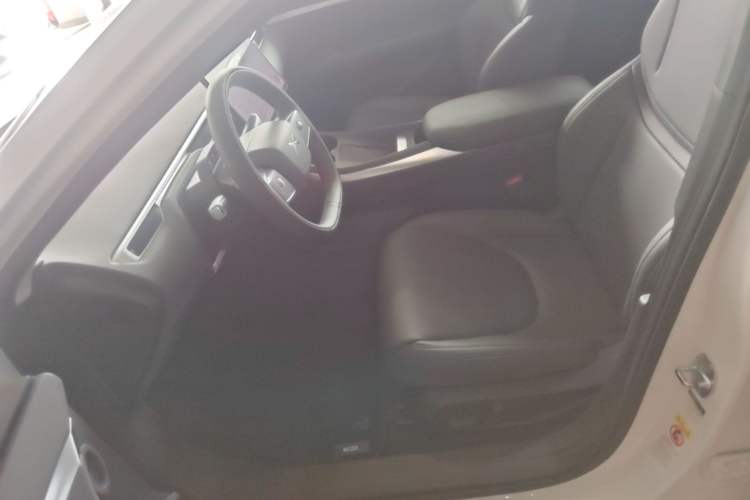 Used XPeng MONA M03 2024 620 with Ultra-Long Range Left Front Seat
