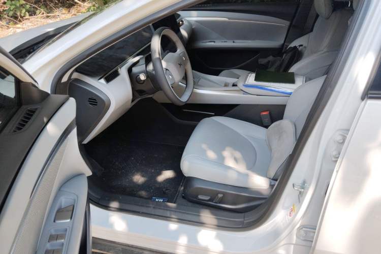 Used XPeng MONA M03 2024 620 with Ultra-Long Range Left Front Seat