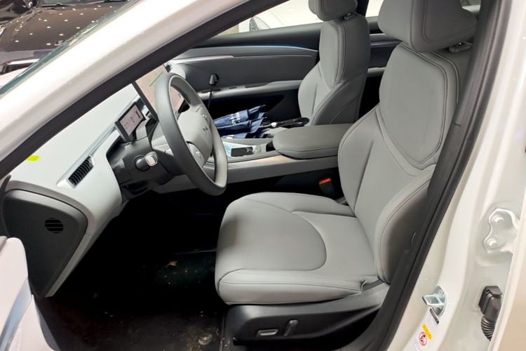 Used XPeng MONA M03 2024 620 with Ultra-Long Range Left Front Seat