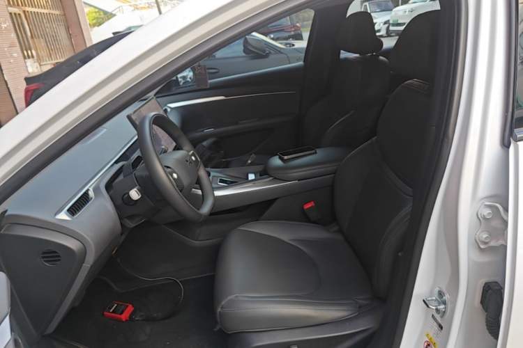 Used XPeng MONA M03 2024 620 with Ultra-Long Range Left Front Seat