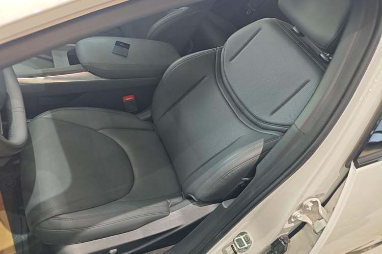 Used XPeng MONA M03 2024 620 with Ultra-Long Range Left Front Seat