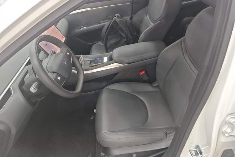 Used XPeng MONA M03 2024 620 with Ultra-Long Range Left Front Seat