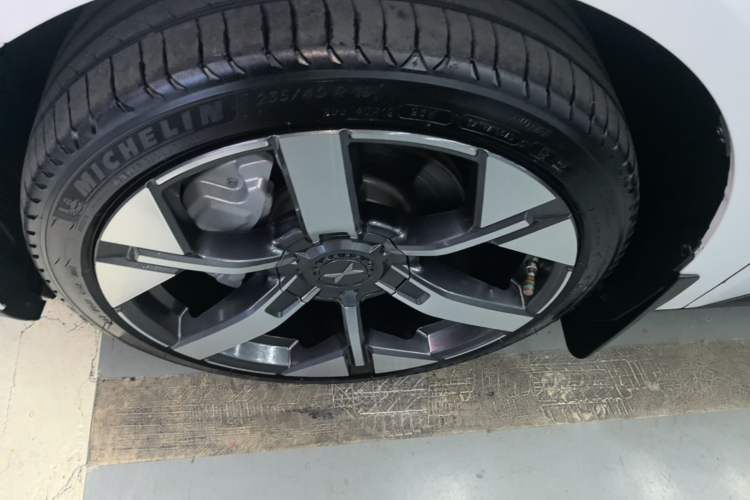 Used XPeng MONA M03 2024 620 with Ultra-Long Range Left Front Wheel Hub
