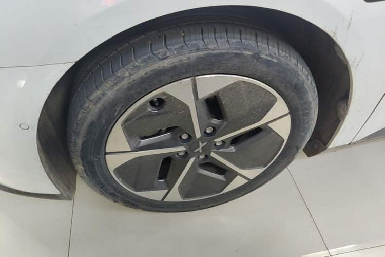 Used XPeng MONA M03 2024 620 with Ultra-Long Range Left Front Wheel Hub