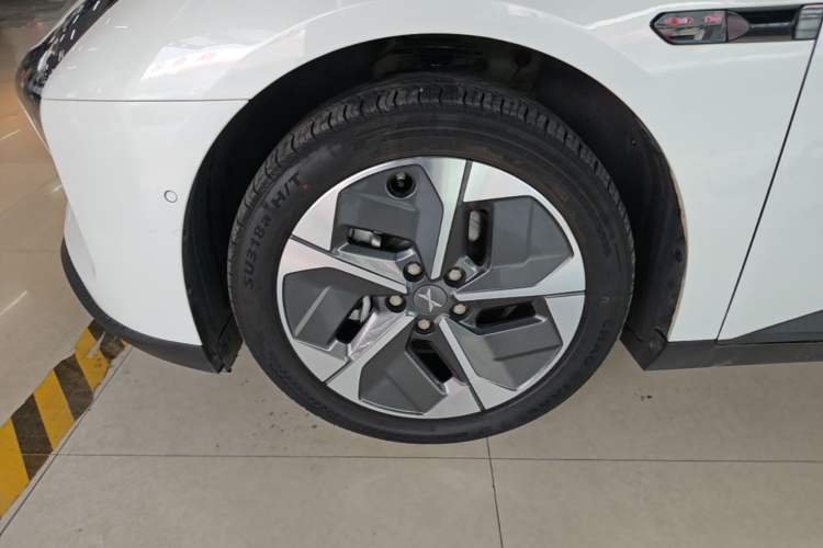 Used XPeng MONA M03 2024 620 with Ultra-Long Range Left Front Wheel Hub