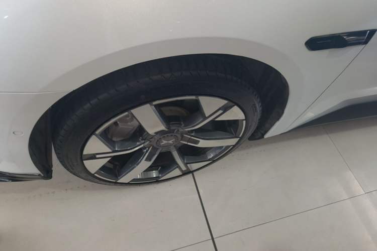 Used XPeng MONA M03 2024 620 with Ultra-Long Range Left Front Wheel Hub