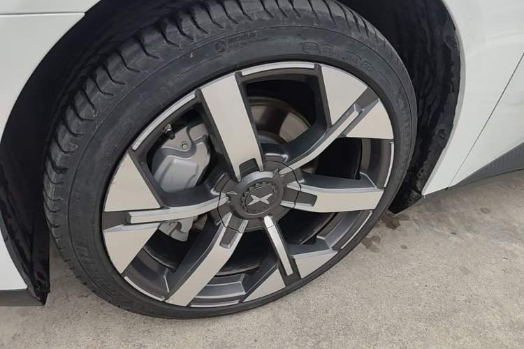 Used XPeng MONA M03 2024 620 with Ultra-Long Range Left Front Wheel Hub