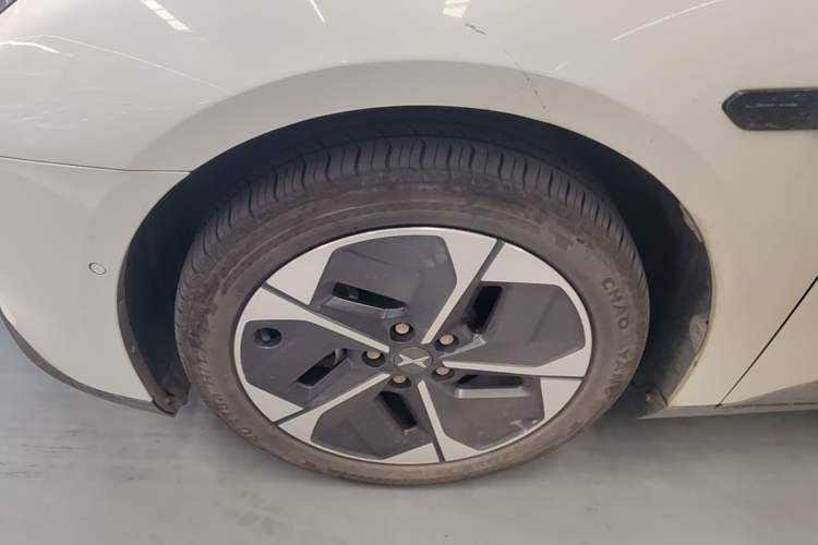 Used XPeng MONA M03 2024 620 with Ultra-Long Range Left Front Wheel Hub