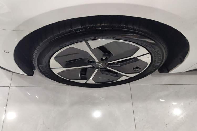Used XPeng MONA M03 2024 620 with Ultra-Long Range Left Front Wheel Hub