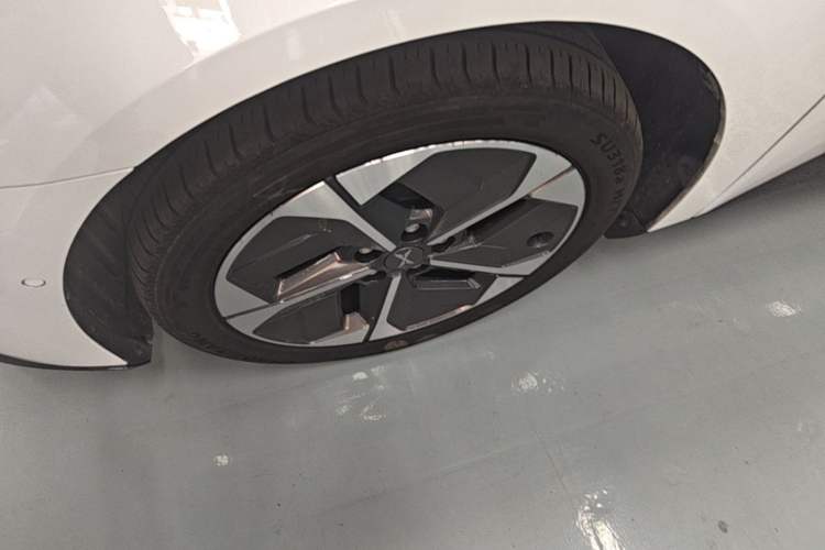Used XPeng MONA M03 2024 620 with Ultra-Long Range Left Front Wheel Hub