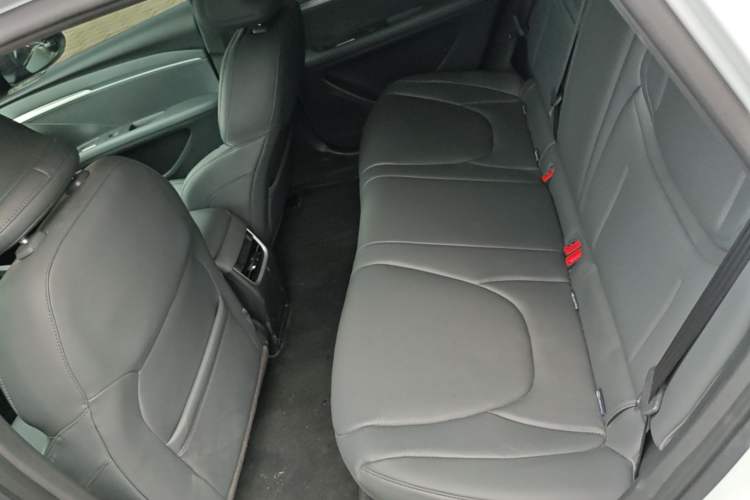 Used XPeng MONA M03 2024 620 with Ultra-Long Range Left Rear Seat