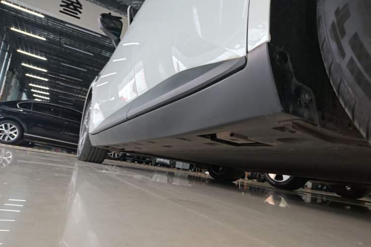 Used XPeng MONA M03 2024 620 with Ultra-Long Range Left Side Sill
