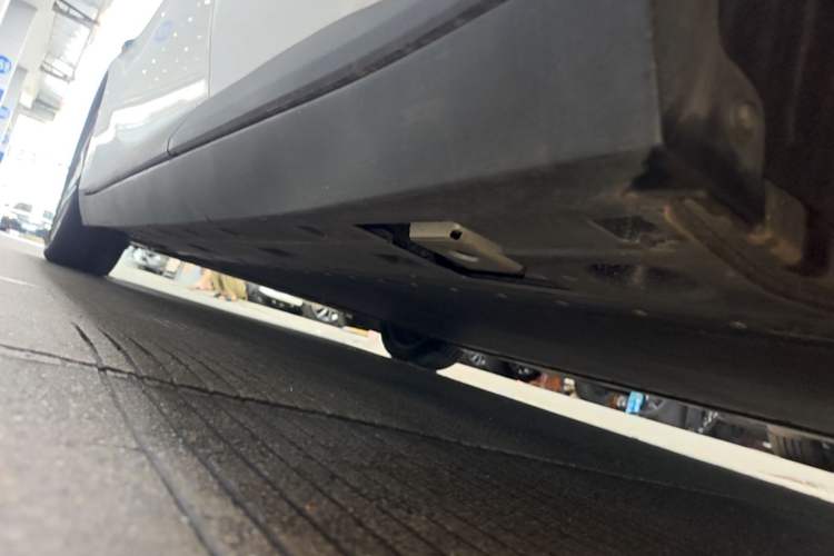 Used XPeng MONA M03 2024 620 with Ultra-Long Range Left Side Sill