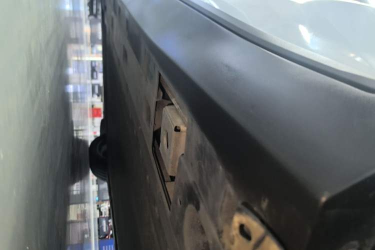 Used XPeng MONA M03 2024 620 with Ultra-Long Range Left Side Sill