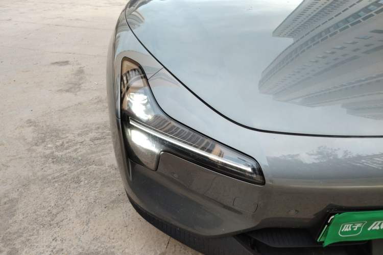 Used XPeng MONA M03 2024 620 with Ultra-Long Range Right Front Headlight