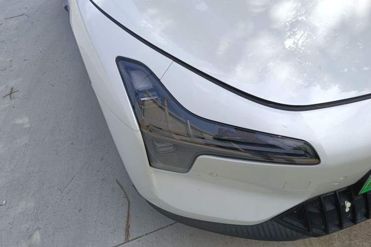 Used XPeng MONA M03 2024 620 with Ultra-Long Range Right Front Headlight