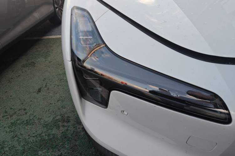 Used XPeng MONA M03 2024 620 with Ultra-Long Range Right Front Headlight