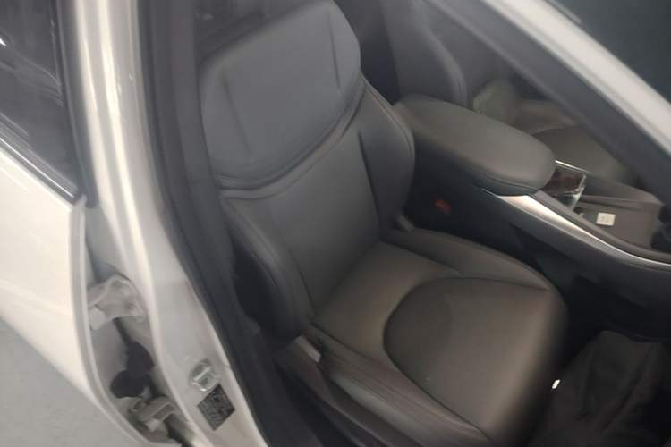 Used XPeng MONA M03 2024 620 with Ultra-Long Range Right Front Seat