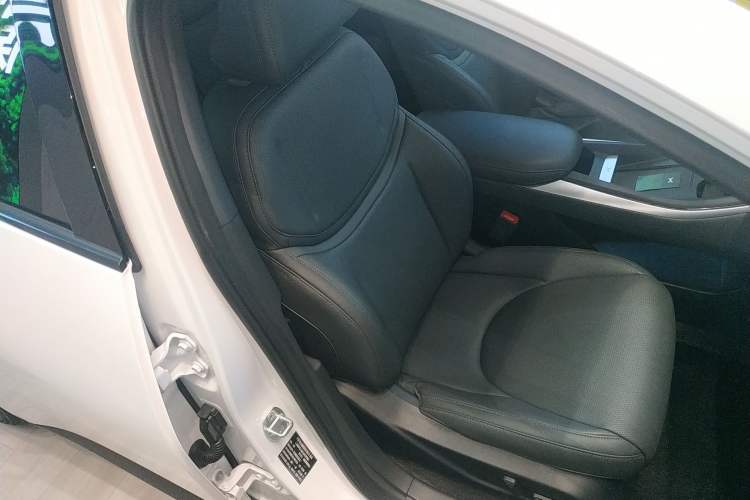 Used XPeng MONA M03 2024 620 with Ultra-Long Range Right Front Seat