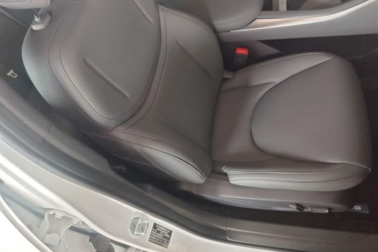 Used XPeng MONA M03 2024 620 with Ultra-Long Range Right Front Seat