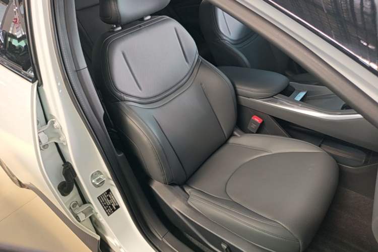 Used XPeng MONA M03 2024 620 with Ultra-Long Range Right Front Seat